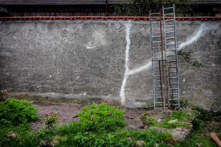 Umfeld Tagebau Jänschwalde: LEAG lehnt fast alle Bergschadensanträge ab: Betroffene empört – Kirche ebenfalls betroffen